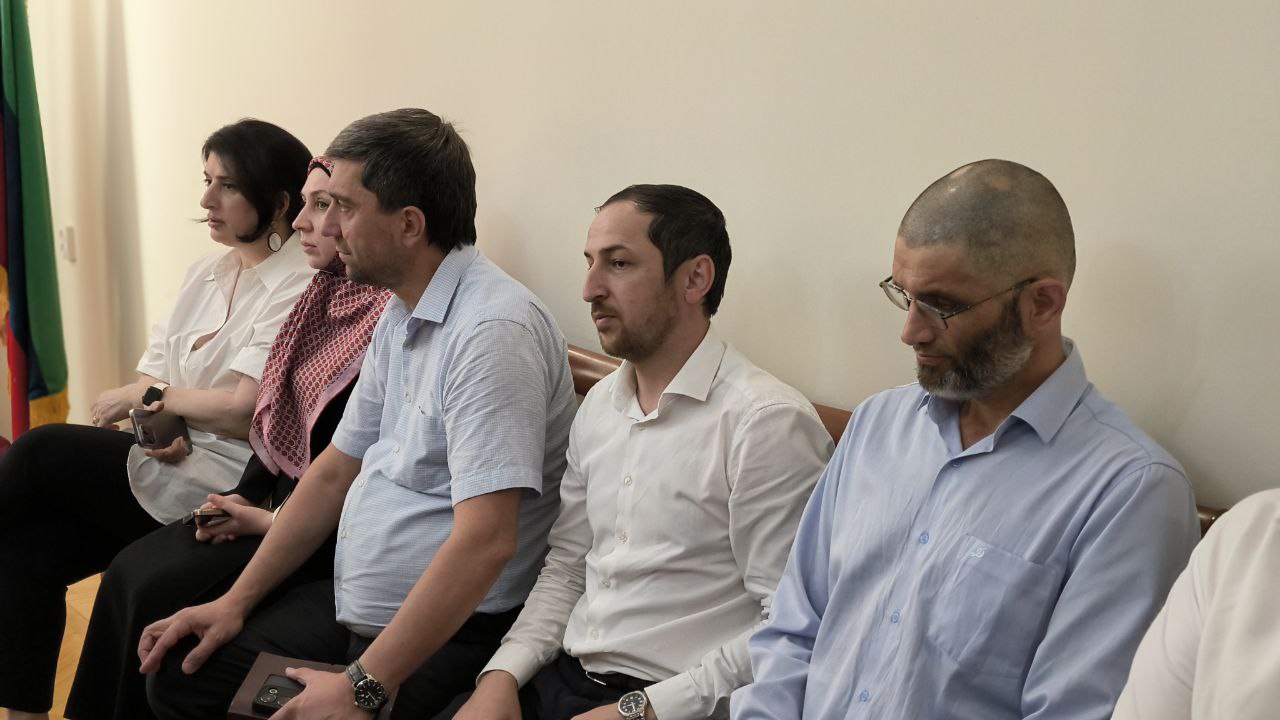 Коллективу Госжилинспекции РД представили нового руководителя